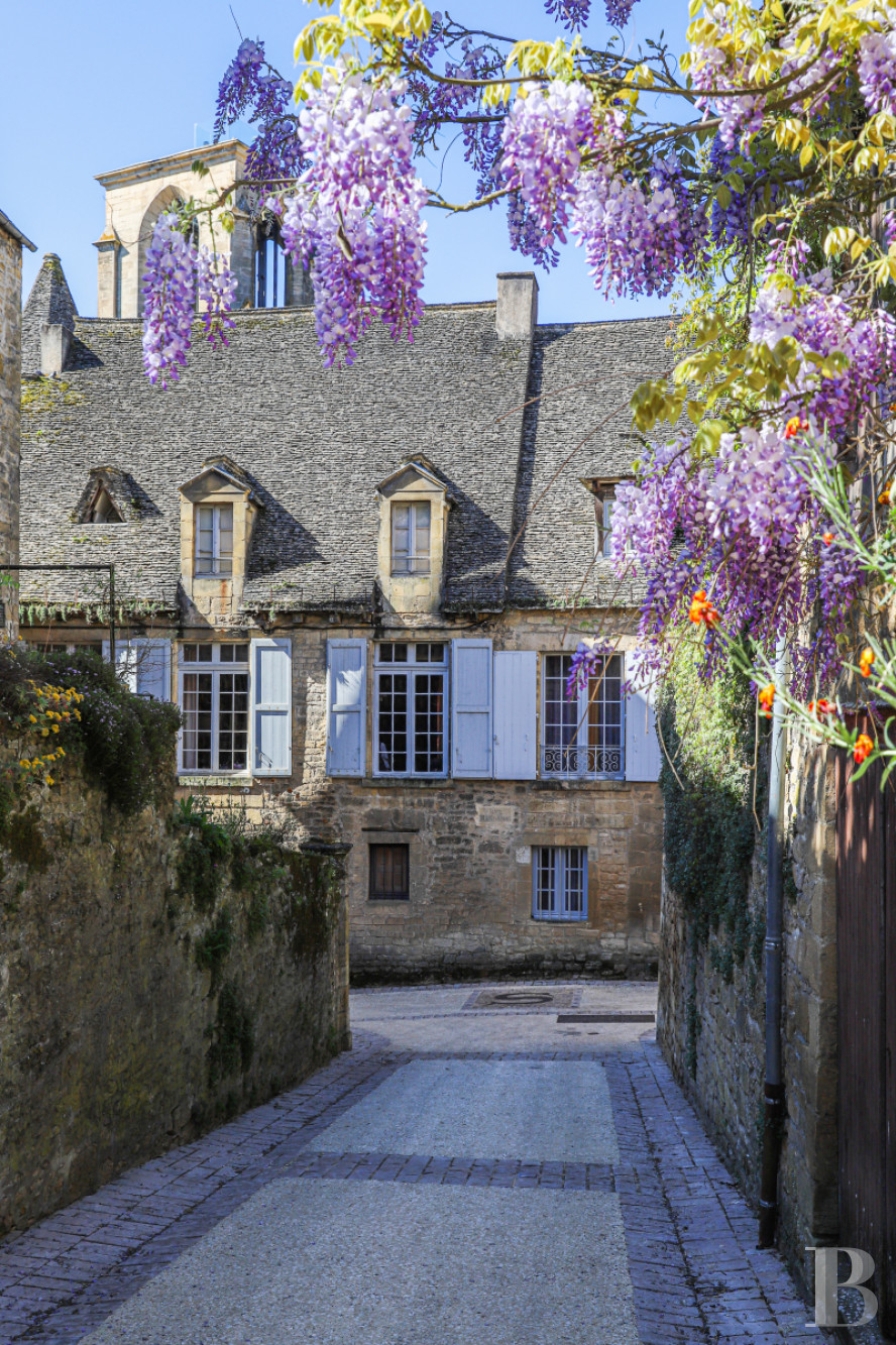 A 1920s house surrounded by a large park in the heart of Sarlat, in the Dordogne - photo  n°56